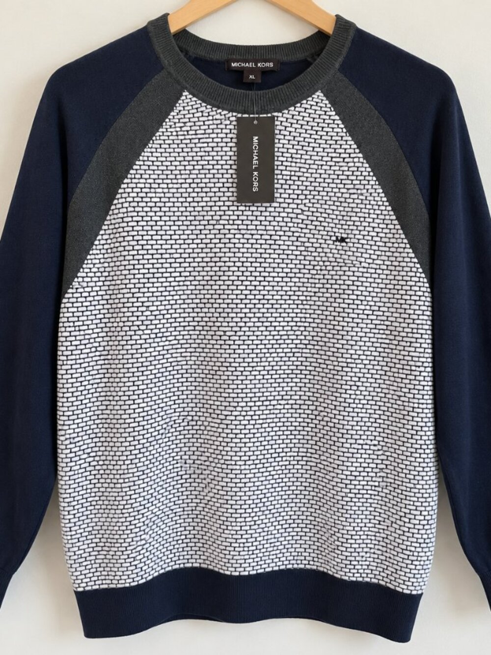 Michael Kors Men’s XL Navy Grey Textured Knit Raglan Crewneck Sweater NWT
